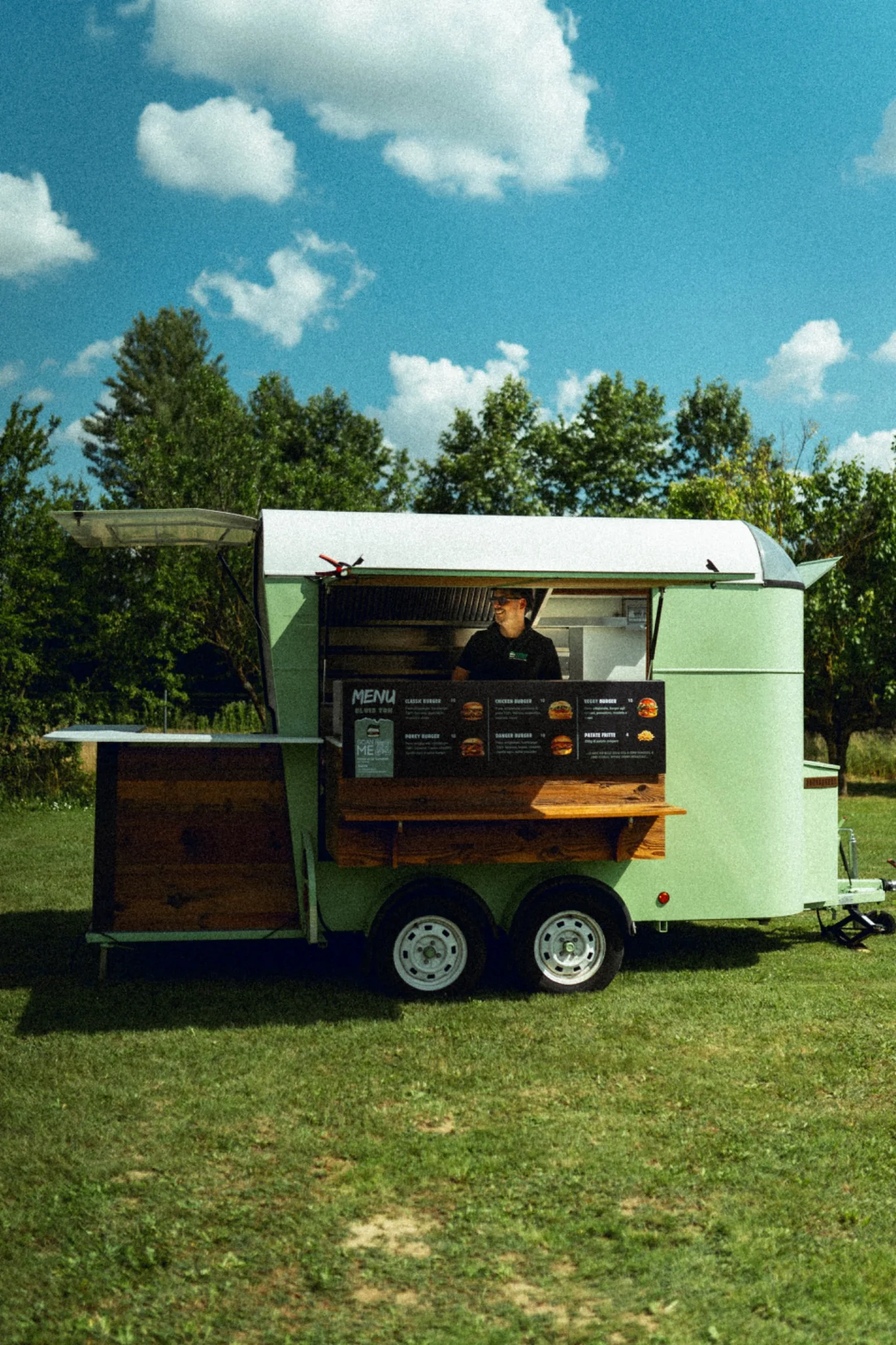 Vista del food truck ELVI'S